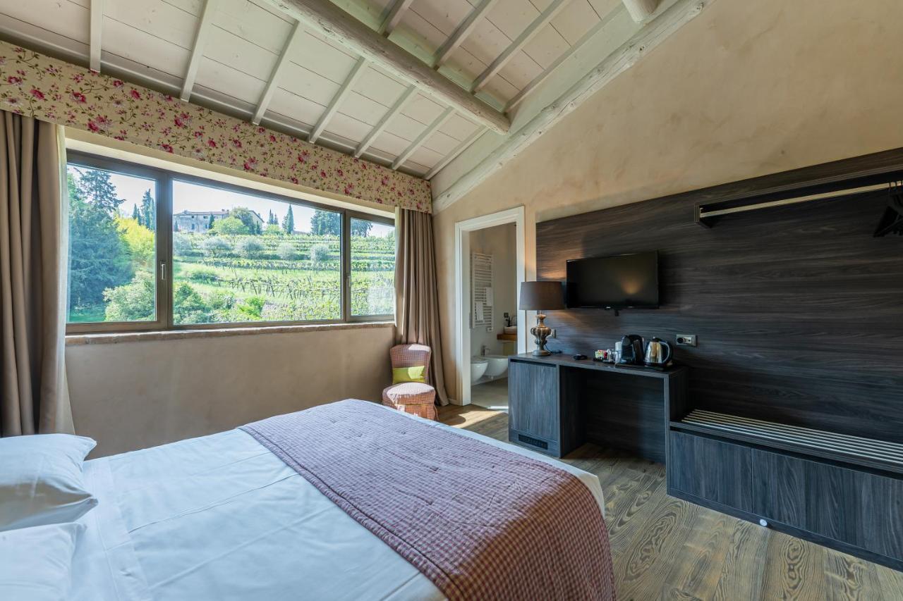Отель Relais Le Coste Lavagno Экстерьер фото