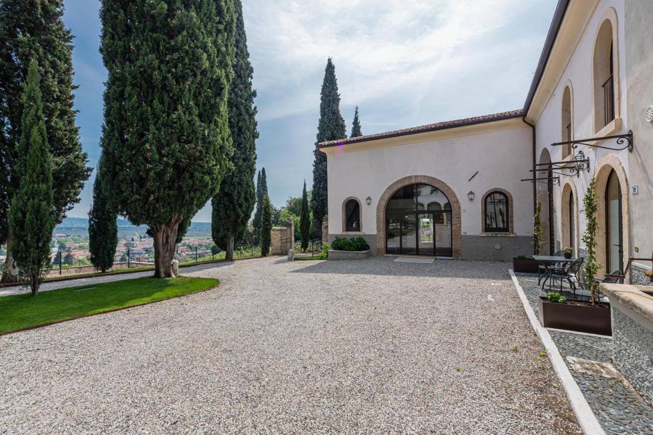 Отель Relais Le Coste Lavagno Экстерьер фото