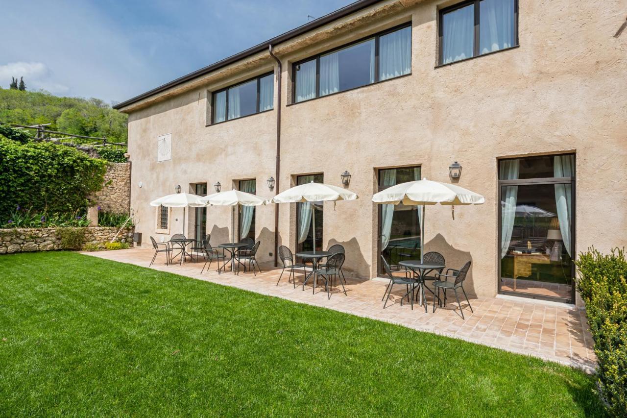 Отель Relais Le Coste Lavagno Экстерьер фото